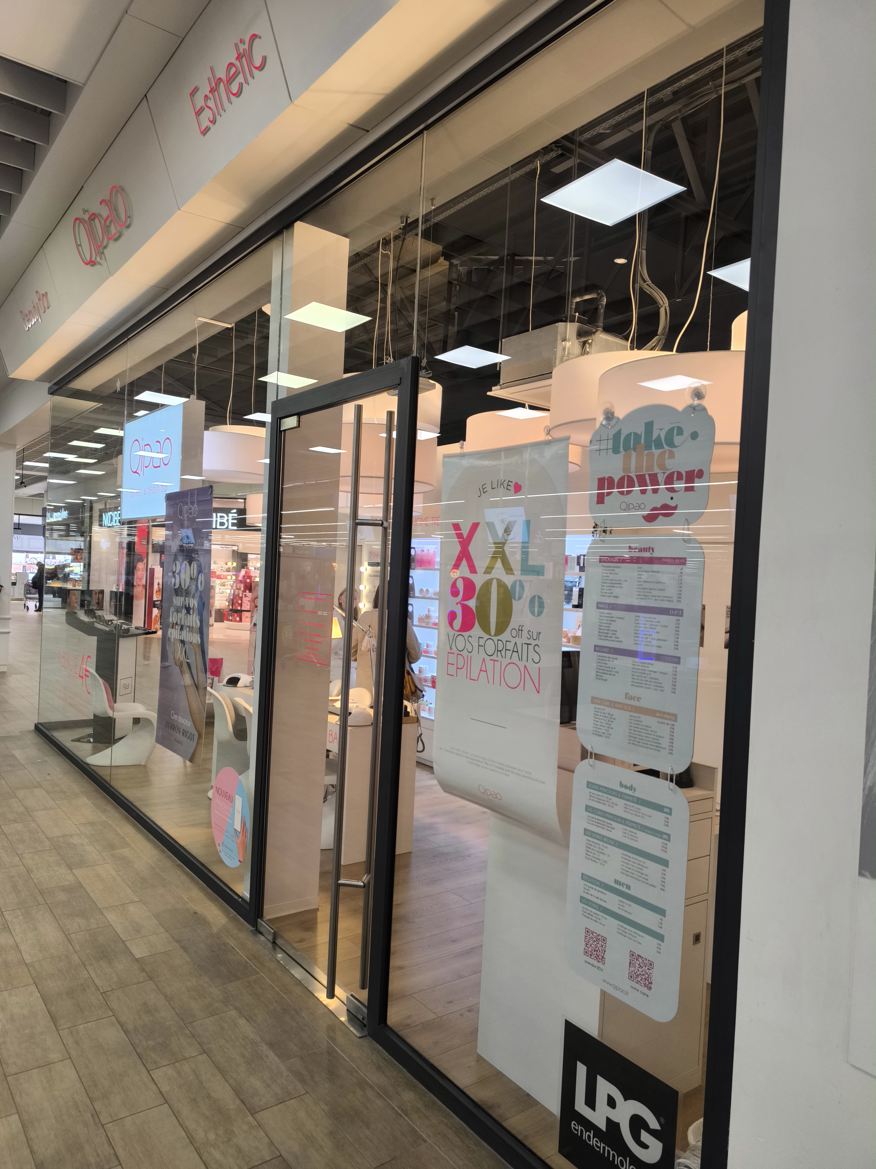 Fenêtres de maison nettoyées pour une vue dégagée